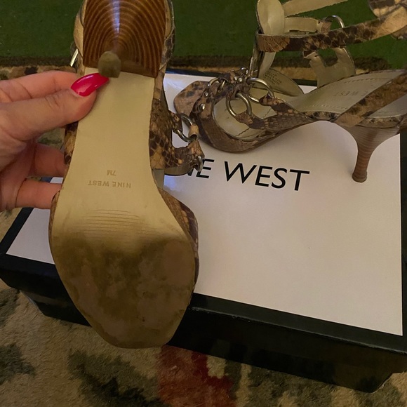 Nine West Gladiator sandals size 7 - Picture 7 of 7